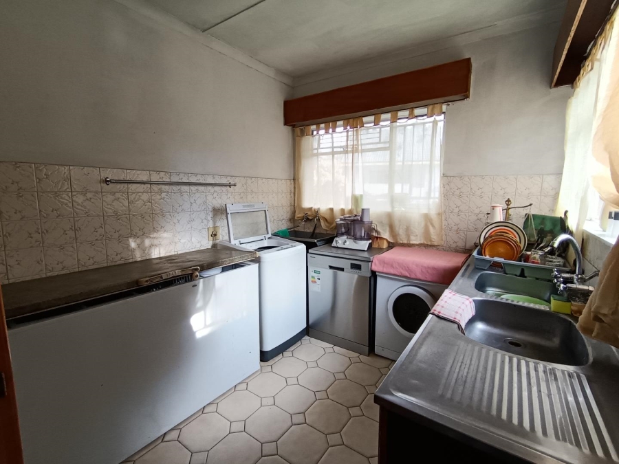 6 Bedroom Property for Sale in Heuwelsig Free State